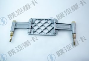 Ступенька железная нижняя левая/правая X3000 SHACMAN Оригинал // DZ14251240130