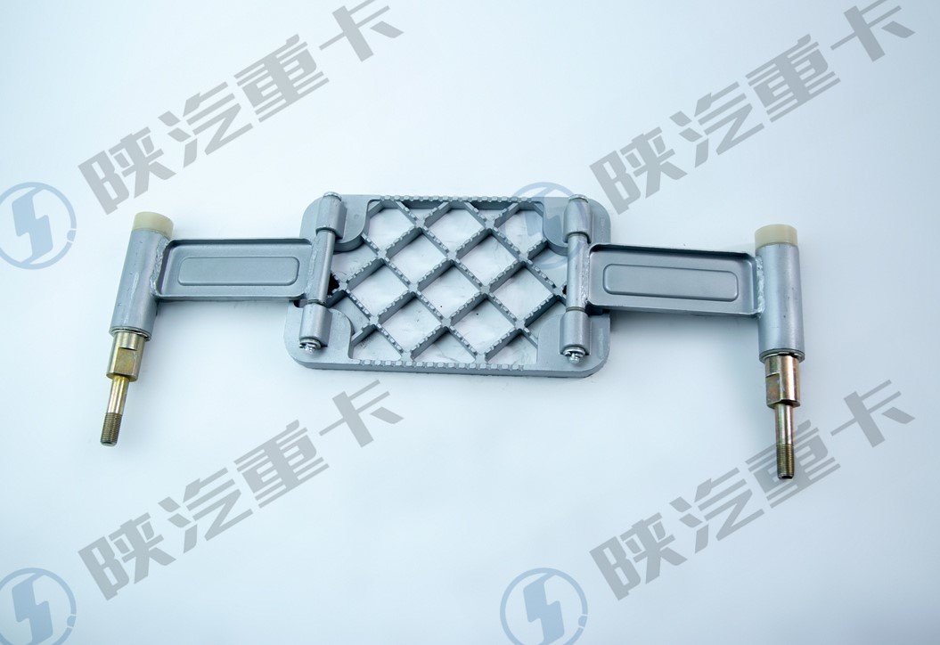 Ступенька железная нижняя левая/правая X3000 SHACMAN Оригинал // DZ14251240130