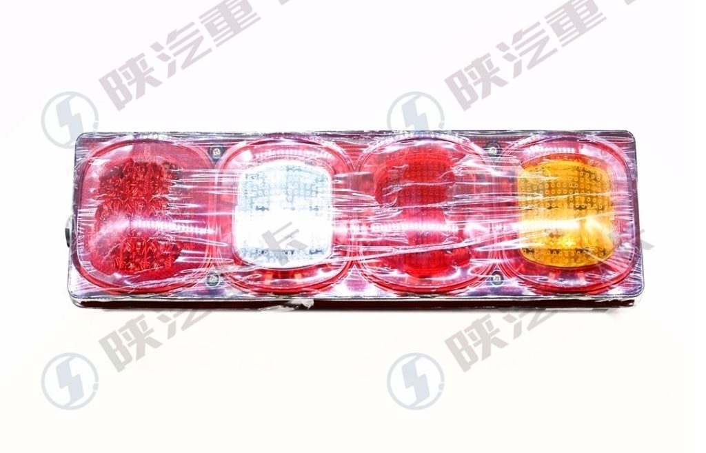 Фонарь задний правый LED Х3000 SHACMAN Оригинал // DZ95189811212